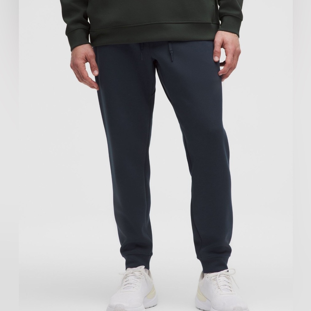 New Lululemon Smooth Spacer Jogger*Shorter Size L